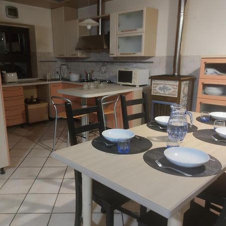 Ferienwohnung La Dimora Del Borgo Pinerolo Exterior foto